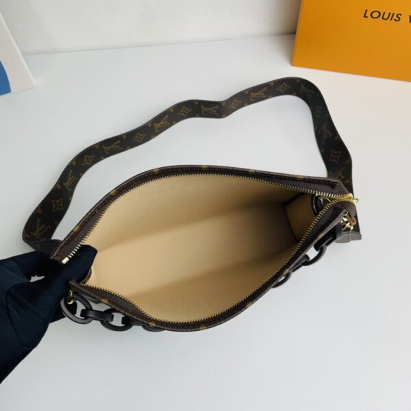 Louis Vuitton Thick Chain Design Shoulder Messenger Bag - Image 3