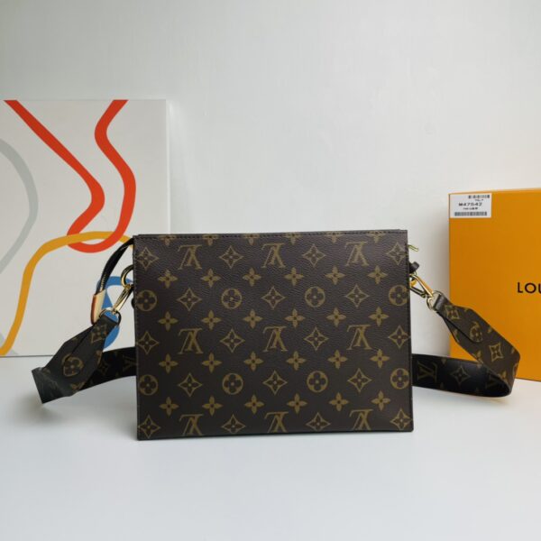 Louis Vuitton Thick Chain Design Shoulder Messenger Bag - Image 5