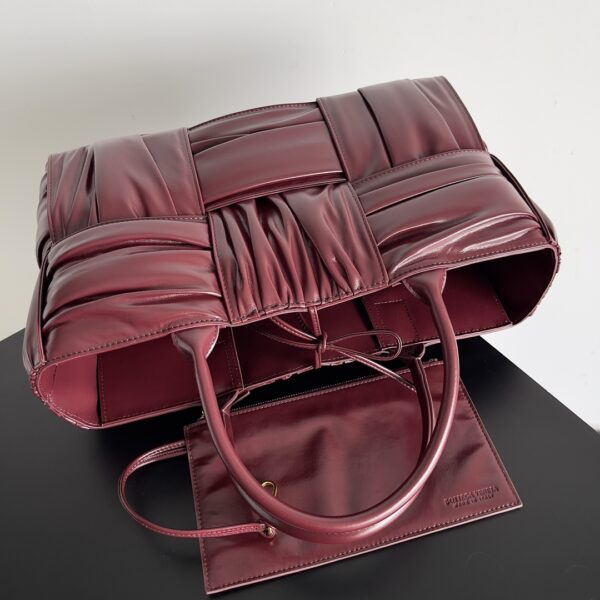 Bottega Veneta New Tote Bag - Maroon - Image 3